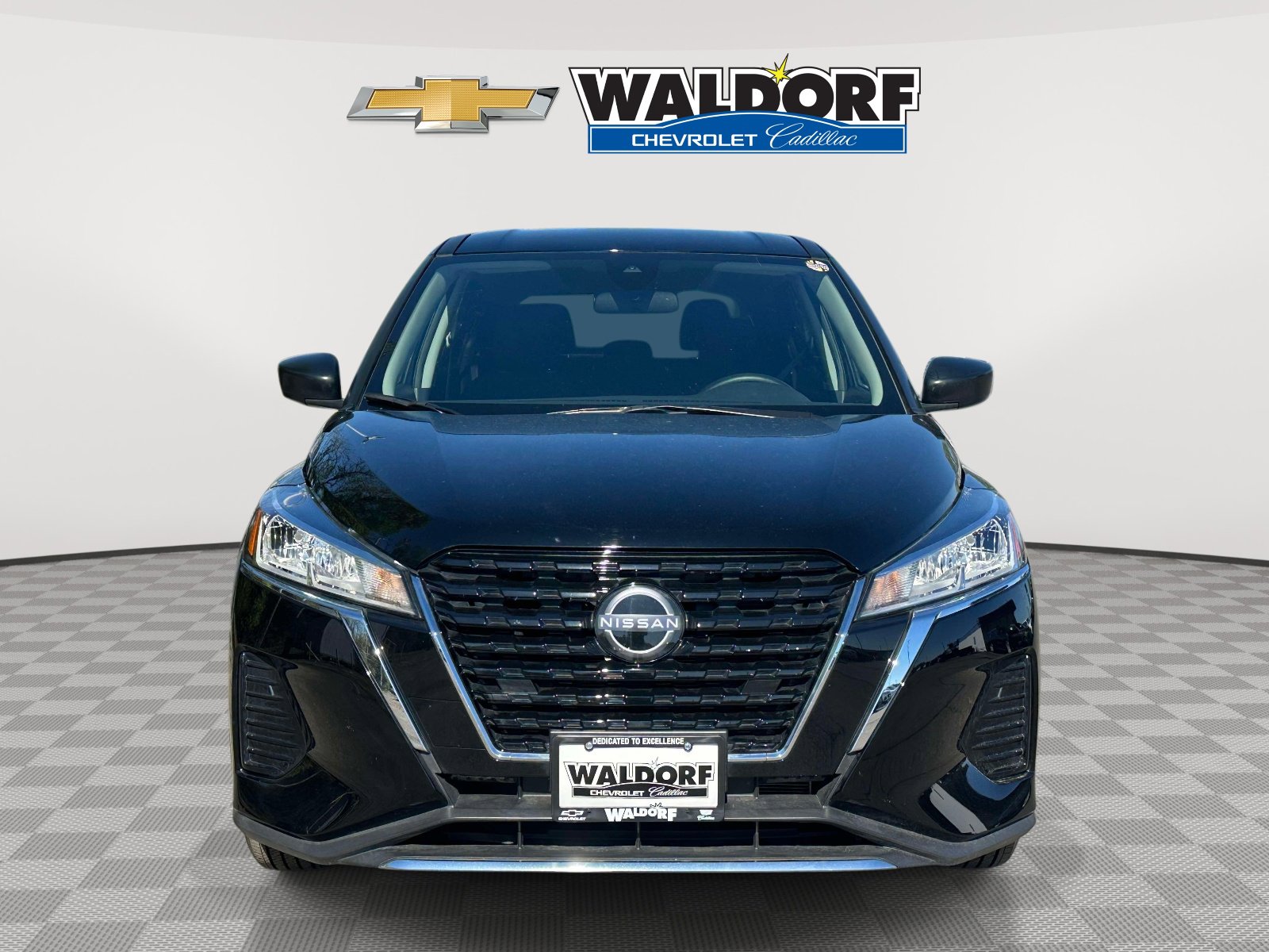 Used 2025 Nissan Kicks Play S image 2