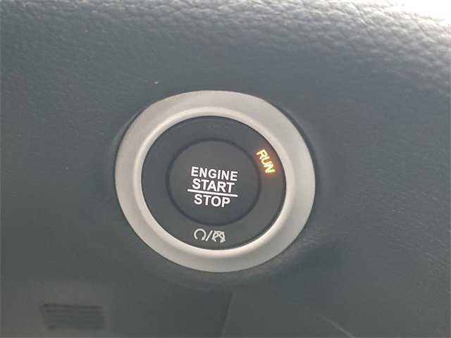 New 2026 Chrysler Pacifica Limited w/ Uconnect Theater Family Group image 25