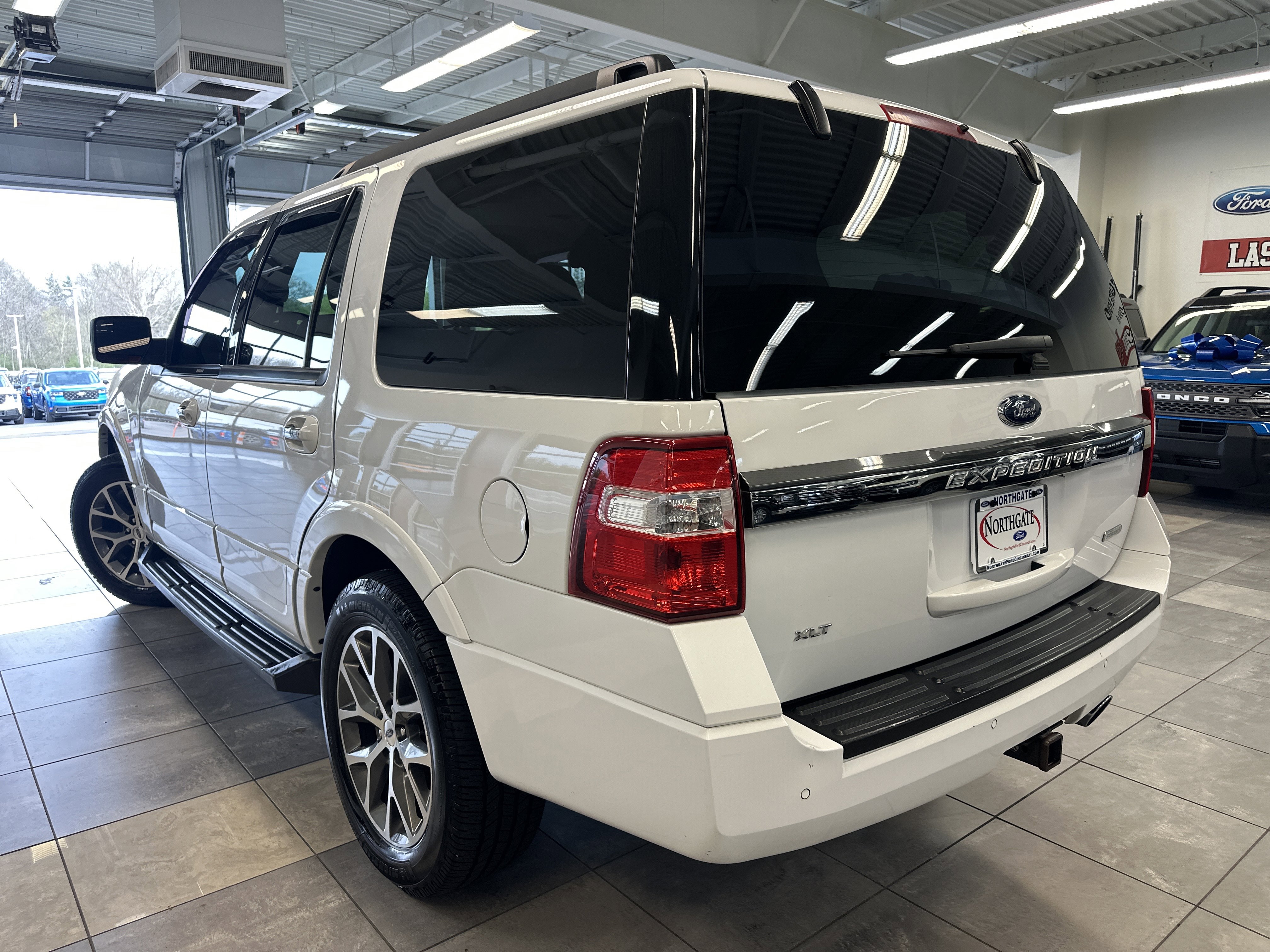 Used 2016 Ford Expedition XLT w/ Equipment Group 202A image 17