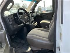 Used 2016 Chevrolet Express 3500 RWD image 17