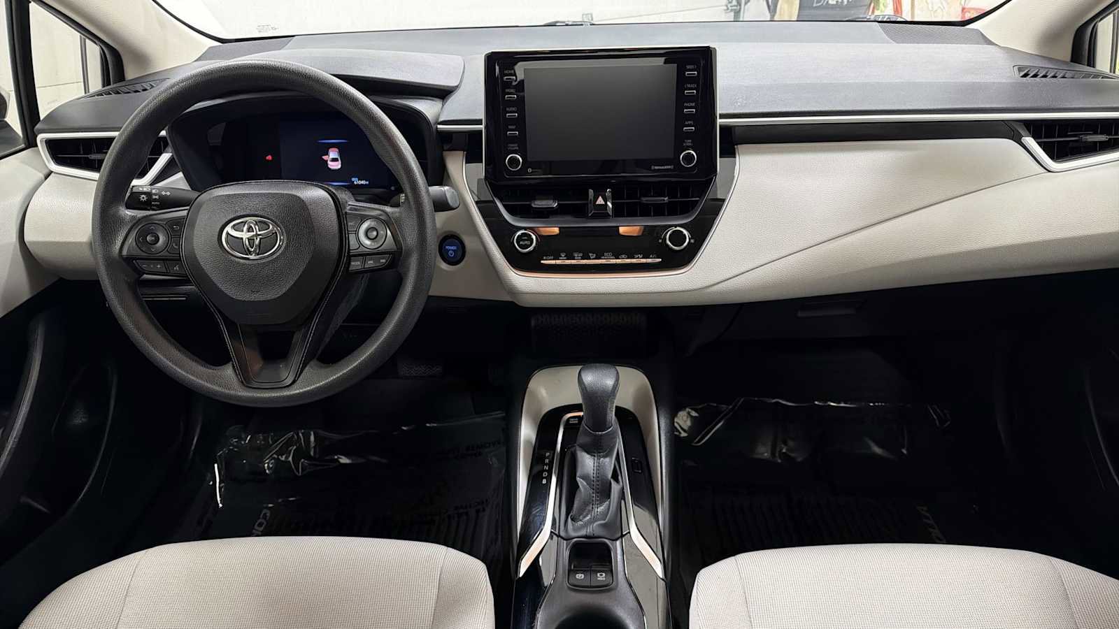 Certified 2021 Toyota Corolla LE FWD image 25