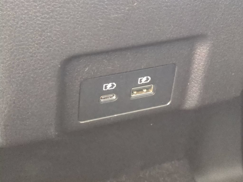 Used 2025 Mitsubishi Eclipse Cross AWD image 17