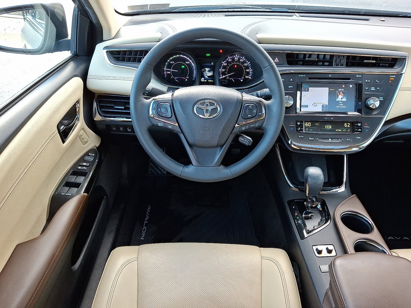 Used 2016 Toyota Avalon Limited image 18