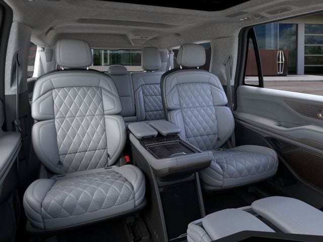 New 2026 Lincoln Navigator L Black Label AWD/4WD image 11
