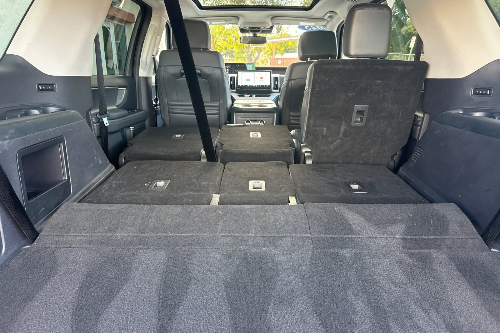 Used 2025 Ford Expedition Active AWD/4WD image 18