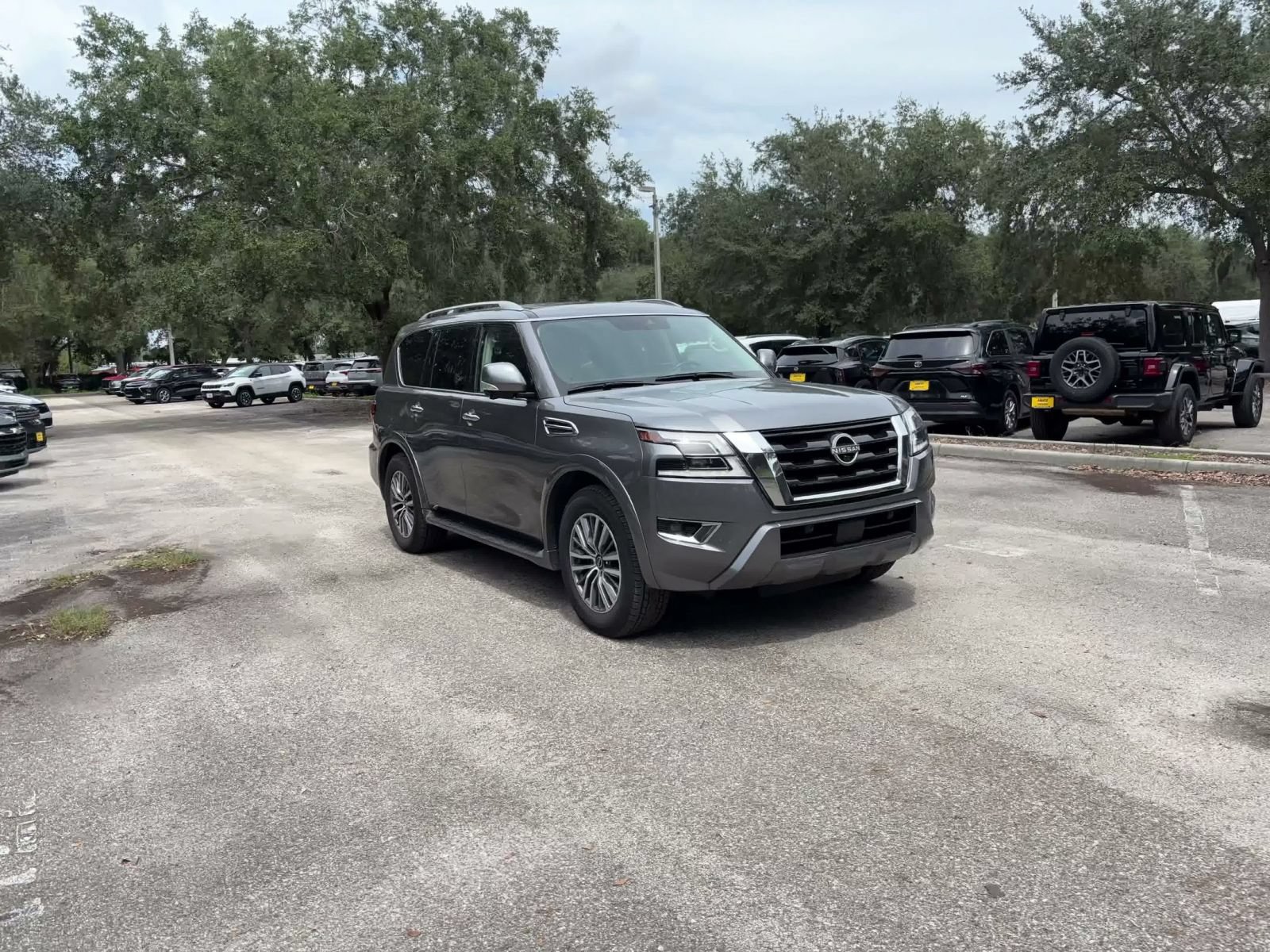 Used 2024 Nissan Armada SL RWD image 3