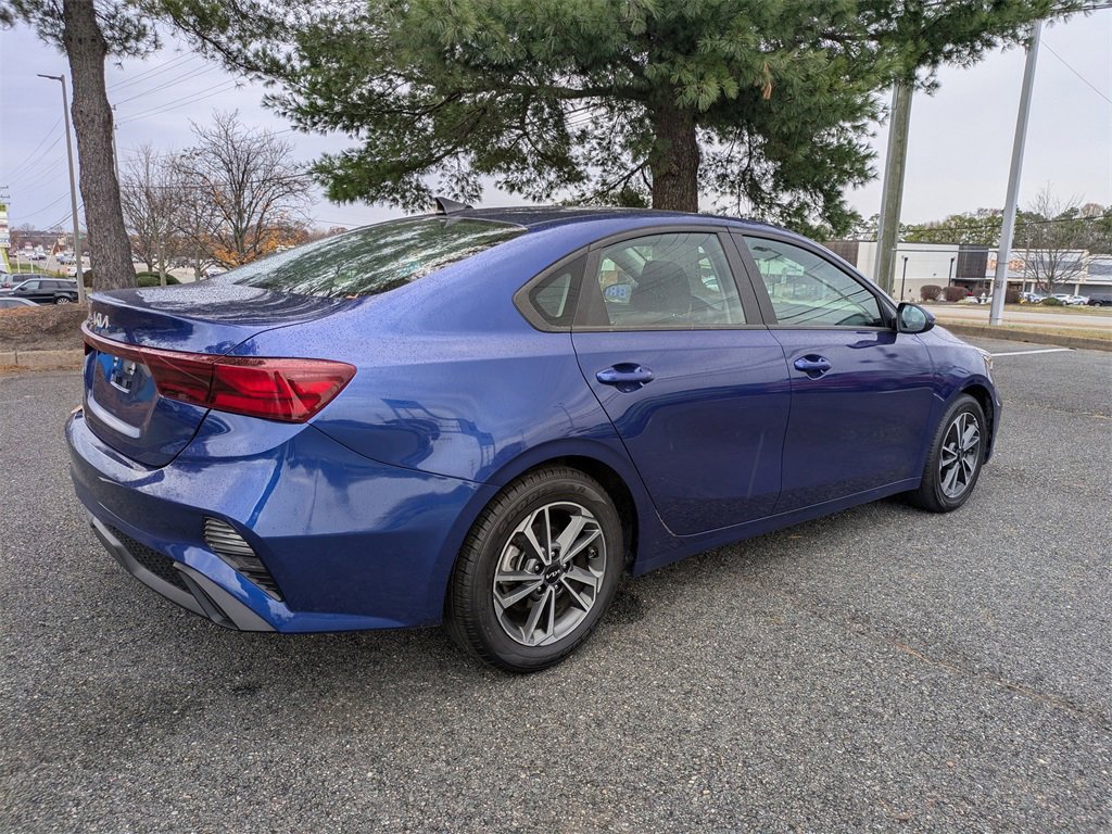 Used 2023 Kia Forte LXS w/ LXS Technology Package image 4