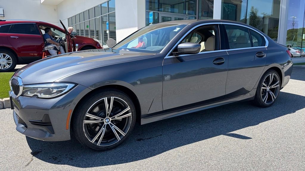 Used 2019 BMW 330i xDrive Sedan w/ Premium Package AWD/4WD video 1