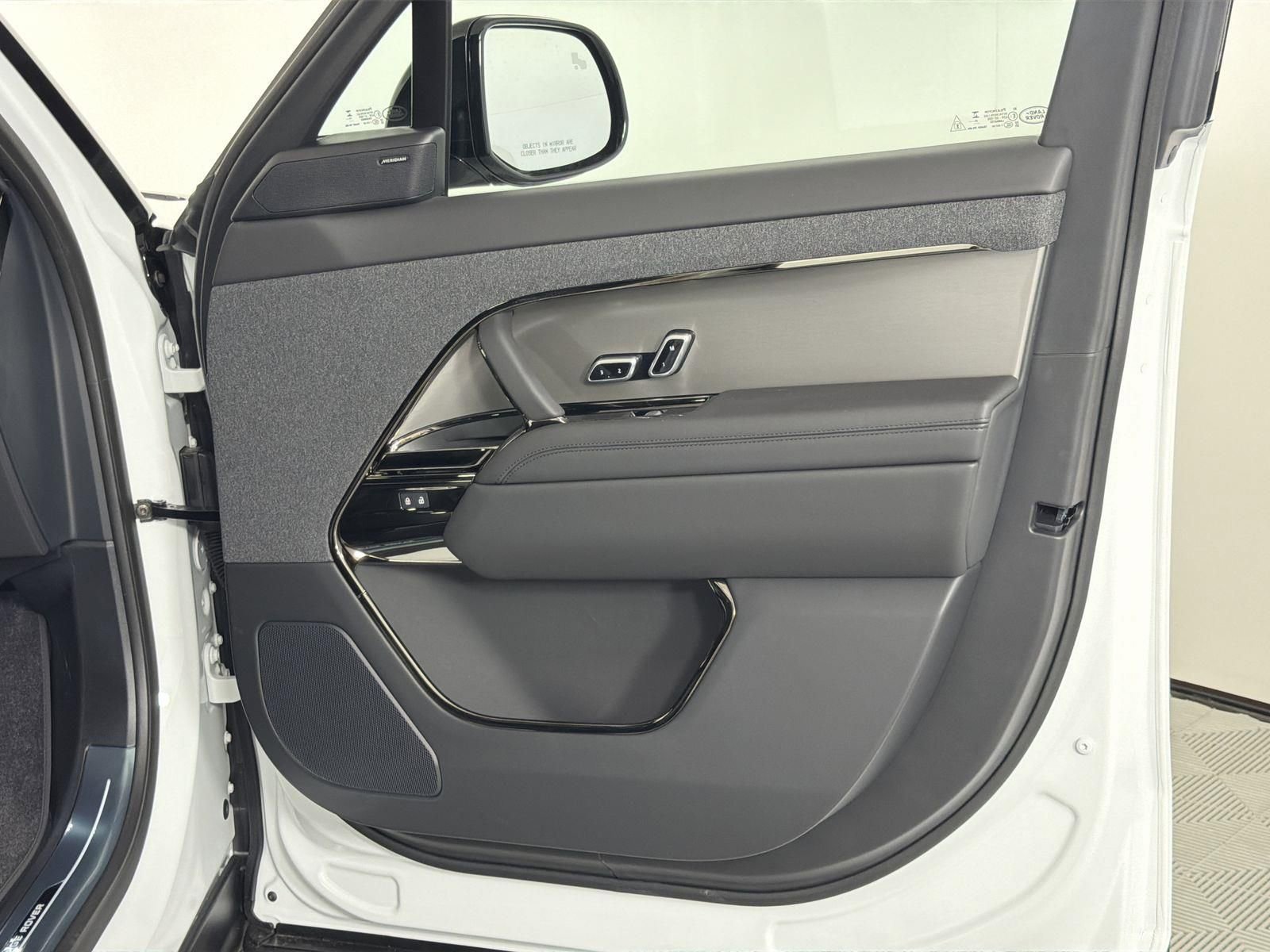 New 2026 Land Rover Range Rover Sport SE image 32