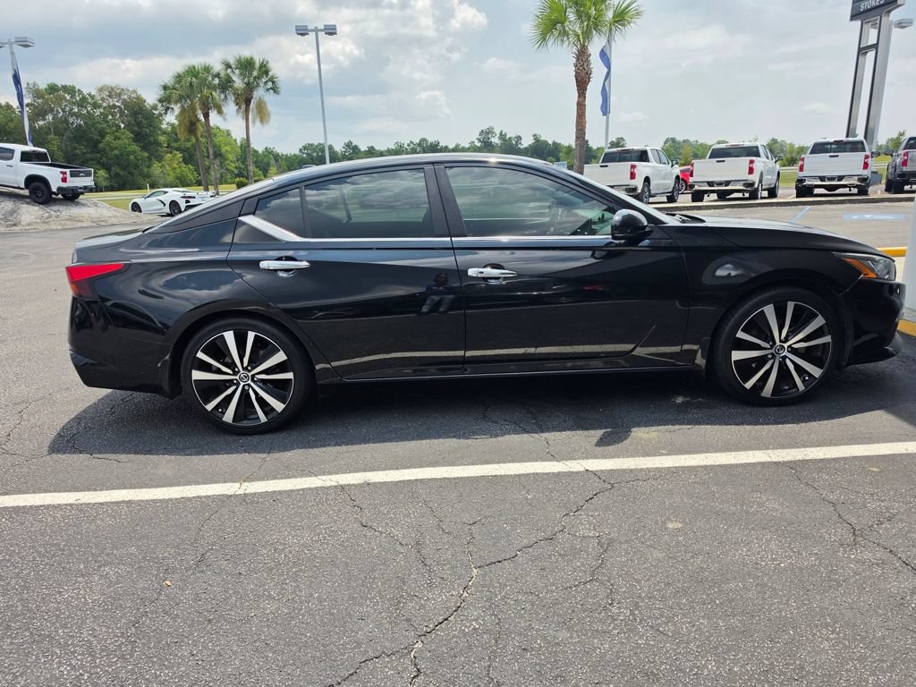 Used 2019 Nissan Altima 2.5 SR w/ SR Premium Package FWD image 3