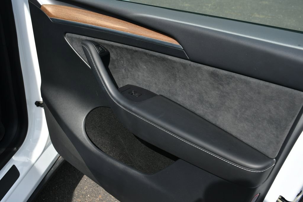 Used 2023 Tesla Model Y Performance AWD/4WD image 24