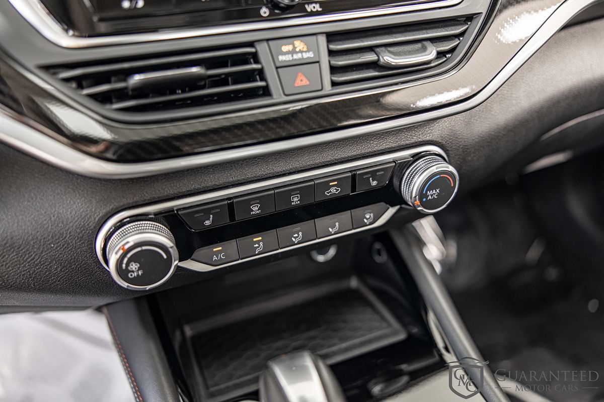 Used 2024 Nissan Altima 2.5 SR w/ SR Premium Package FWD image 28