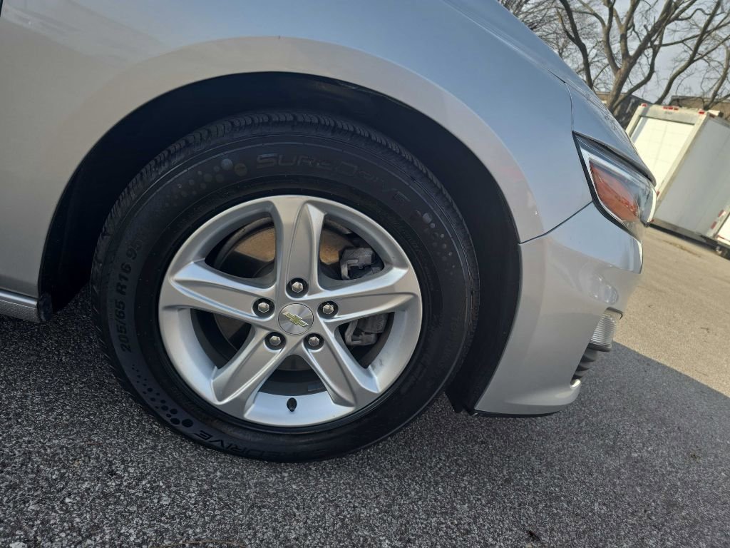 Used 2021 Chevrolet Malibu LS image 35