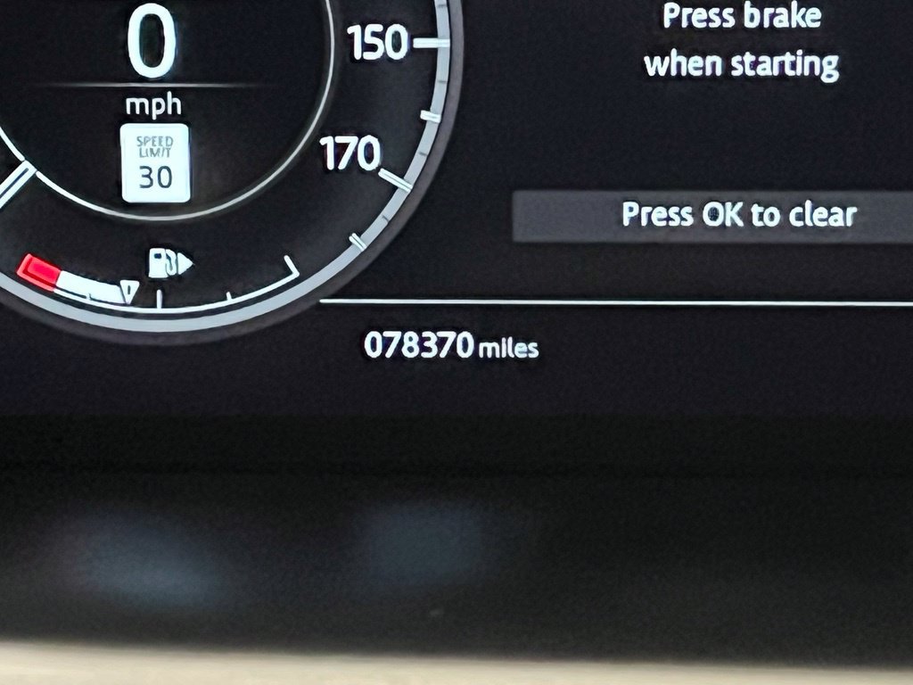 Used 2020 Land Rover Discovery Sport SE AWD/4WD image 23