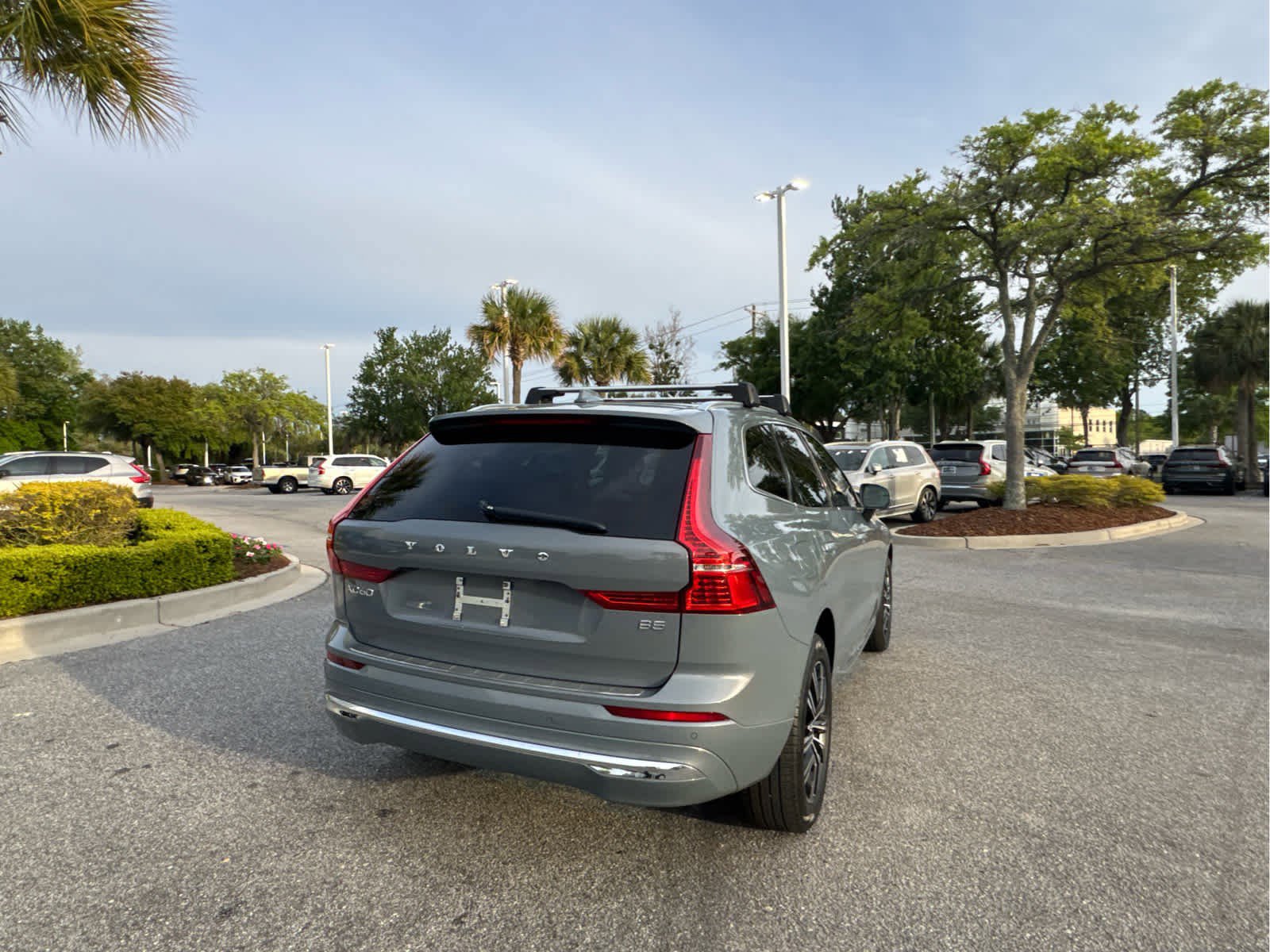 Used 2022 Volvo XC60 B5 Inscription w/ Protection Package Premier image 24