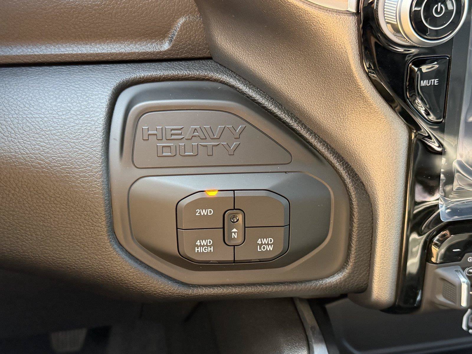 Used 2025 RAM 2500 Laramie AWD/4WD image 25