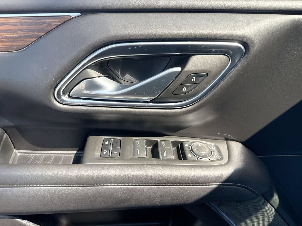 Used 2023 Chevrolet Suburban High Country AWD/4WD image 25