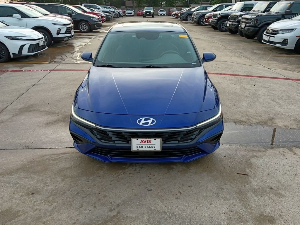 Used 2025 Hyundai Elantra SEL FWD image 5
