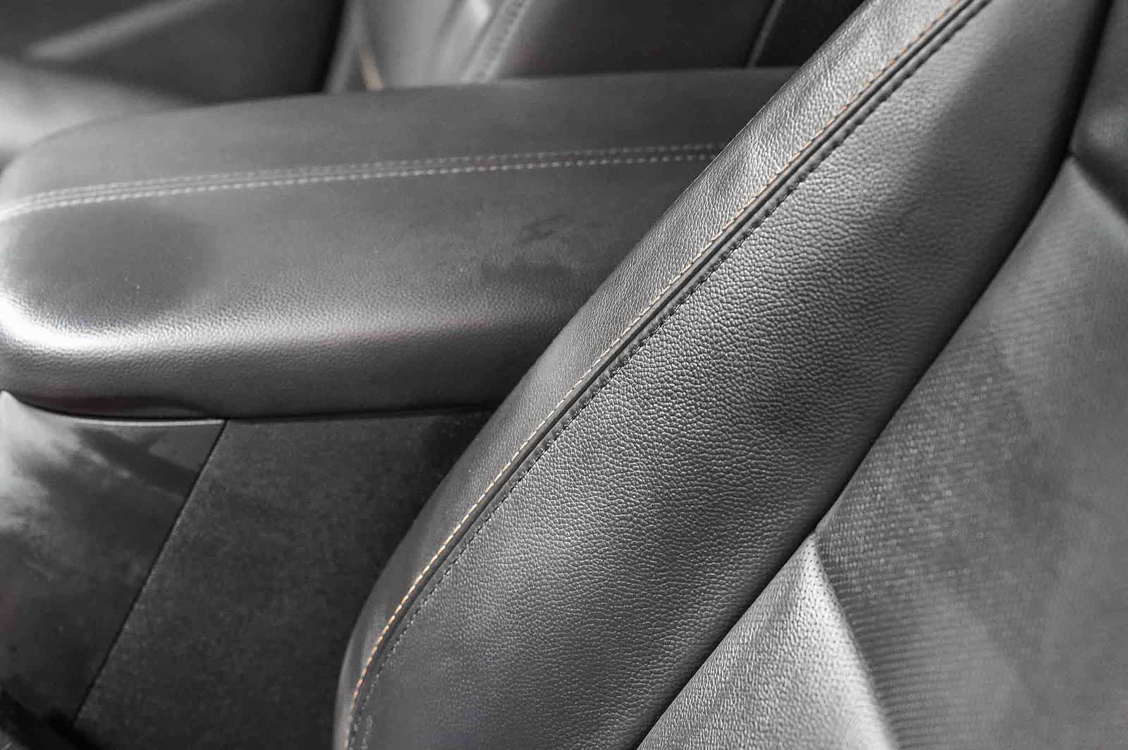 Used 2019 Chevrolet Equinox Premier w/ LPO, Cargo Package FWD image 19