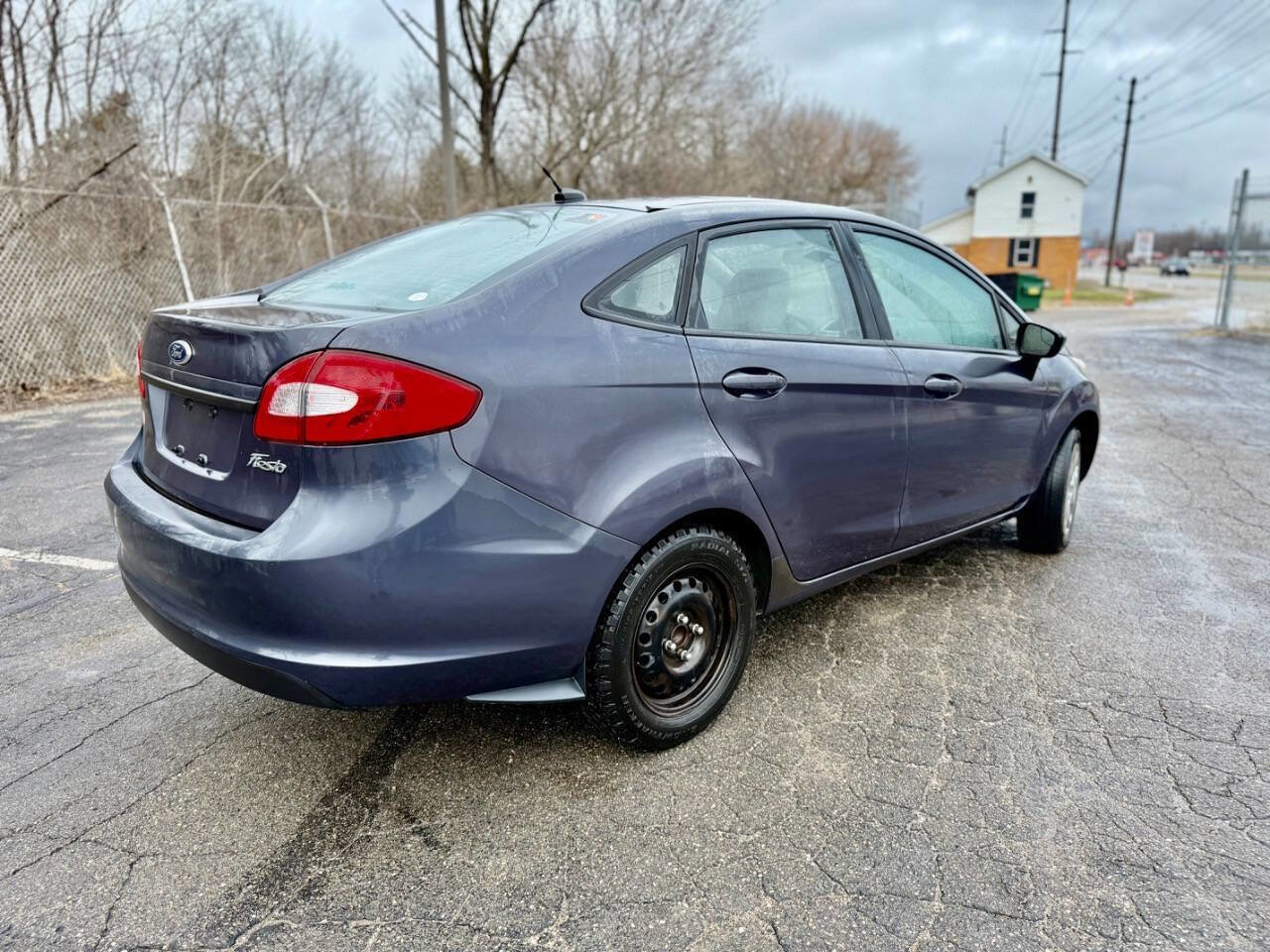 Used 2013 Ford Fiesta S w/ Convenience Pkg image 4