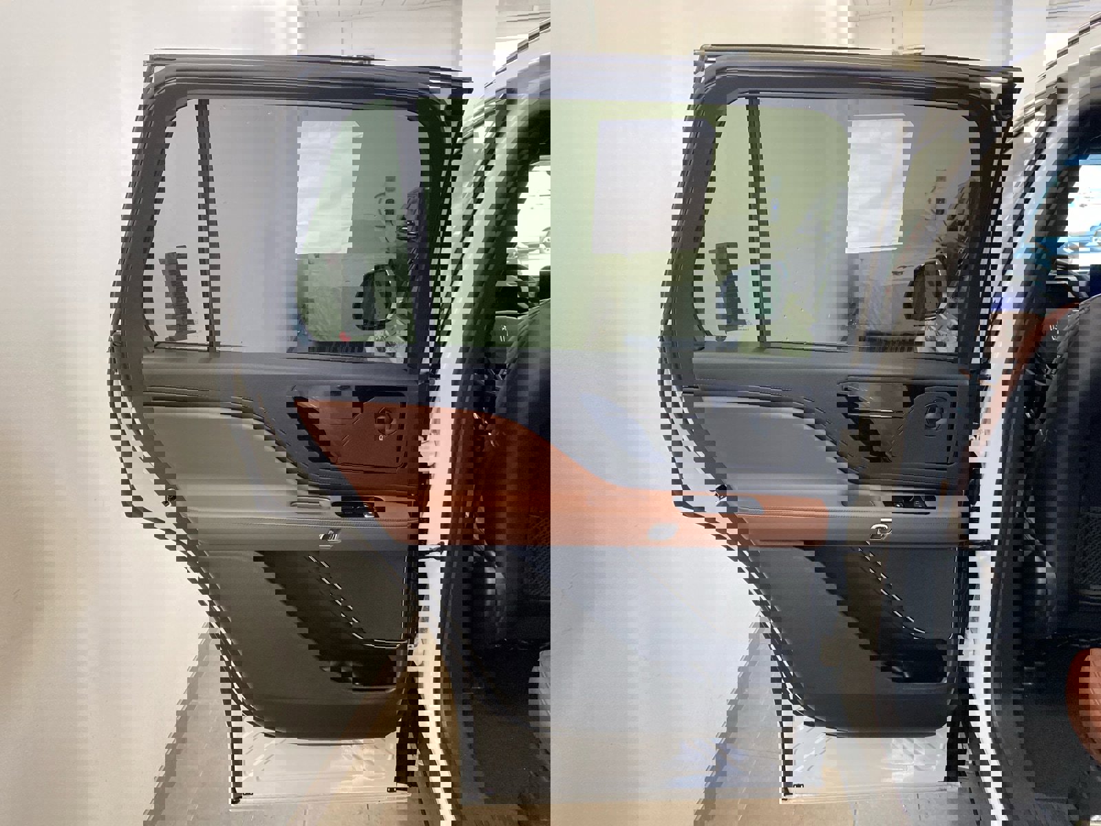 New 2026 Lincoln Aviator Reserve w/ Jet Appearance Package AWD/4WD image 8