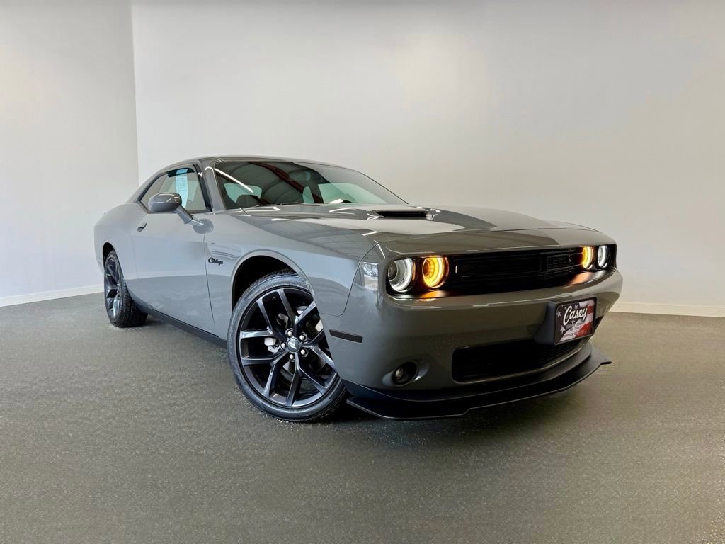 Used 2023 Dodge Challenger SXT w/ Blacktop Package image 4