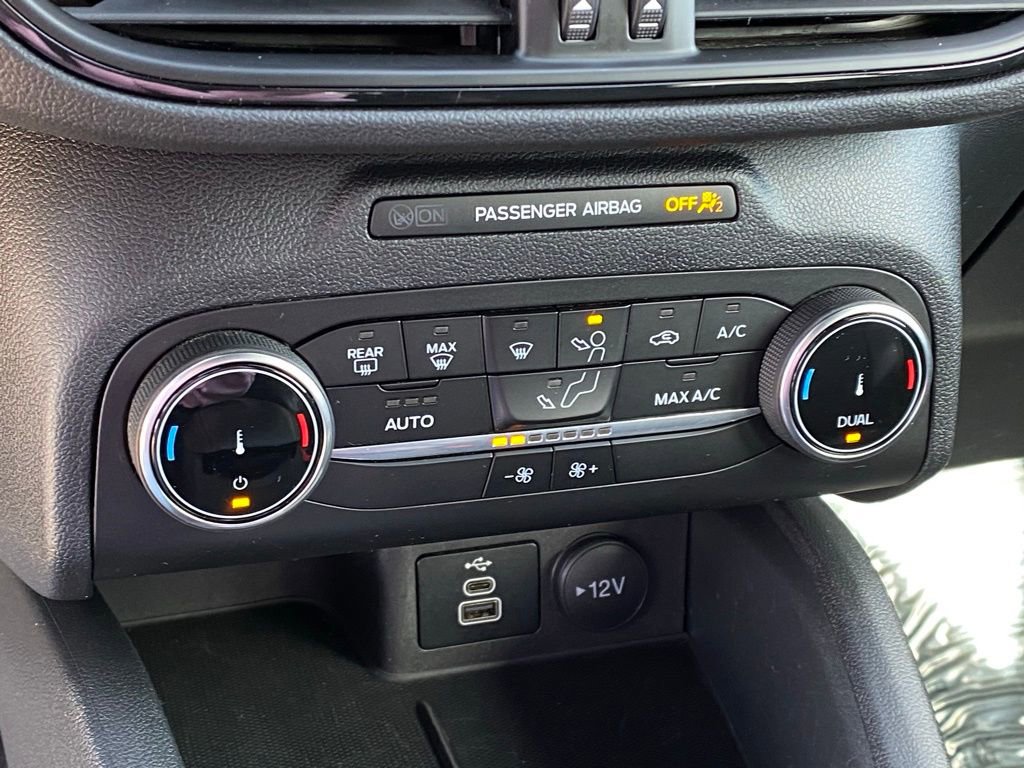 Used 2024 Ford Escape ST-Line image 18