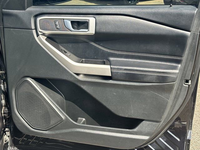 Used 2022 Ford Explorer XLT w/ Equipment Group 202A RWD image 20