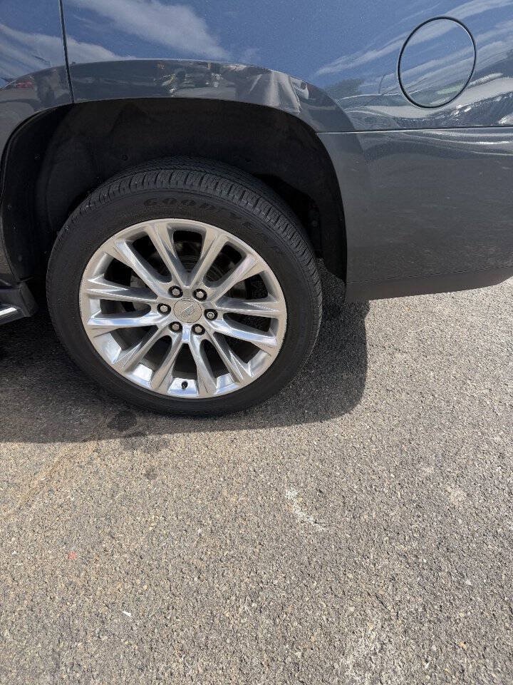 Used 2019 Cadillac Escalade Luxury AWD/4WD image 21
