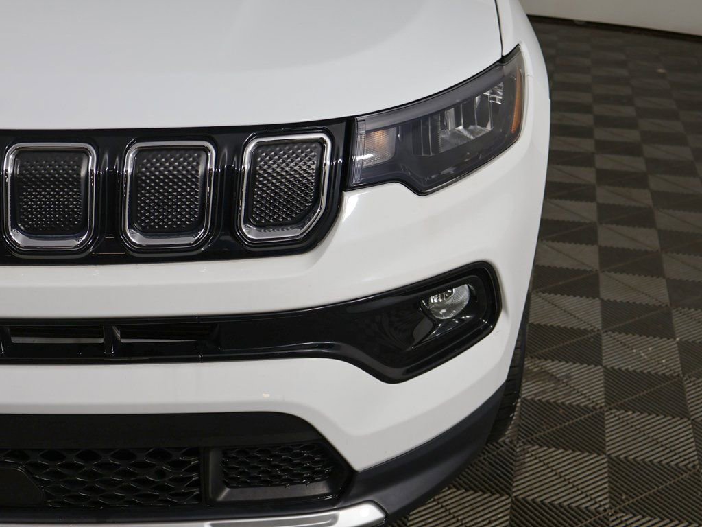 Used 2022 Jeep Compass Limited image 13