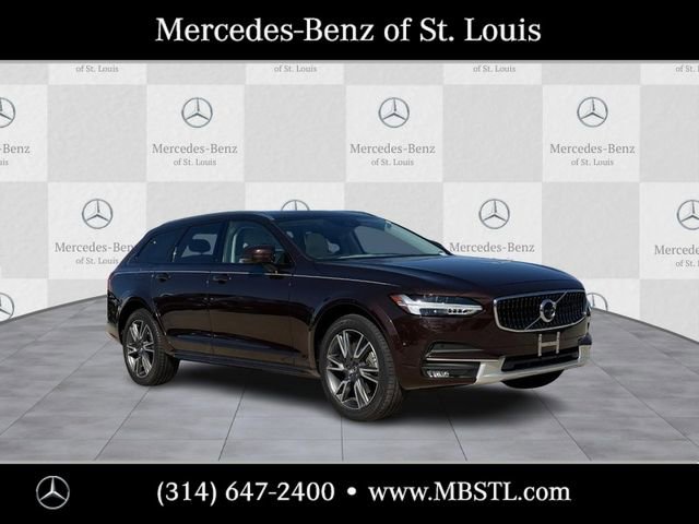 Used 2017 Volvo V90 T6 Cross Country image 1
