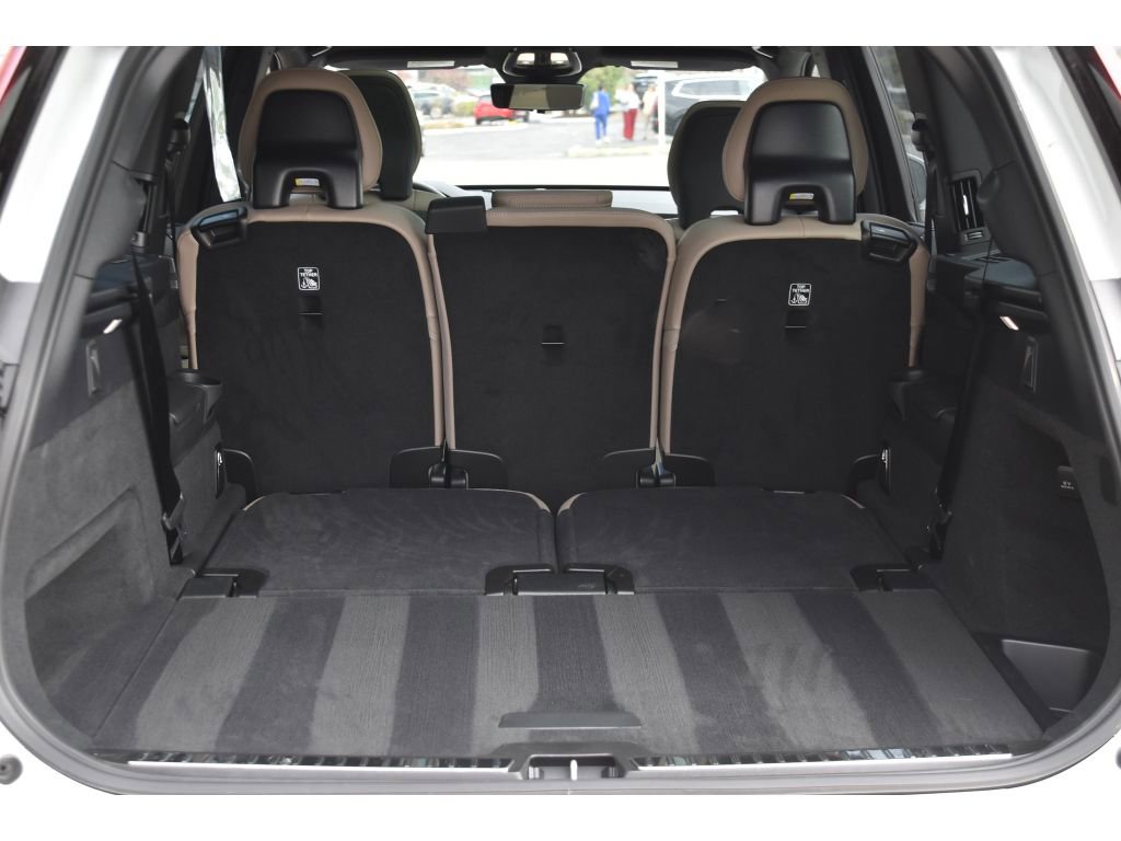 Certified 2025 Volvo XC90 B6 Ultra image 26
