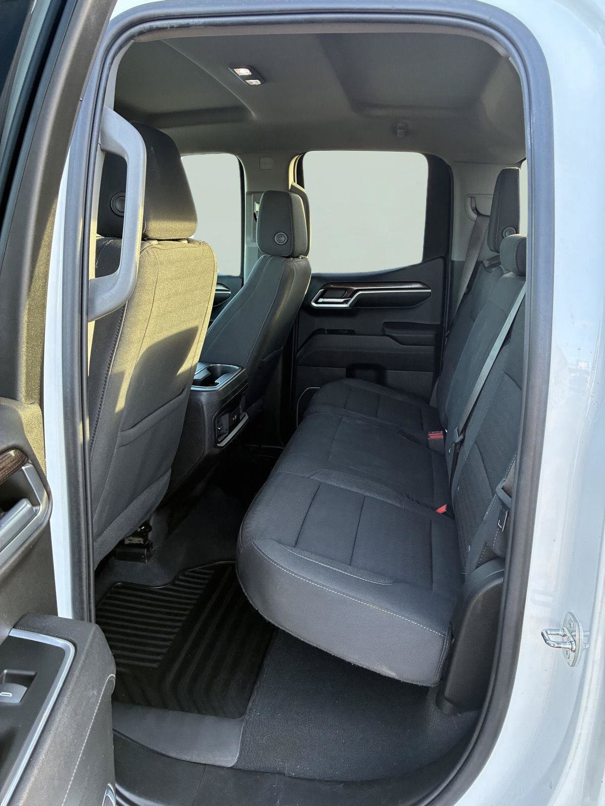 Used 2023 Chevrolet Silverado 1500 LT AWD/4WD image 14