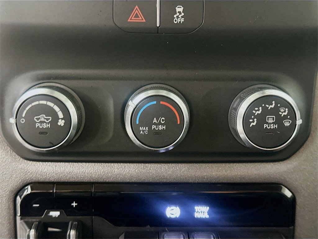 Used 2019 RAM 2500 Tradesman w/ Chrome Appearance Group image 18