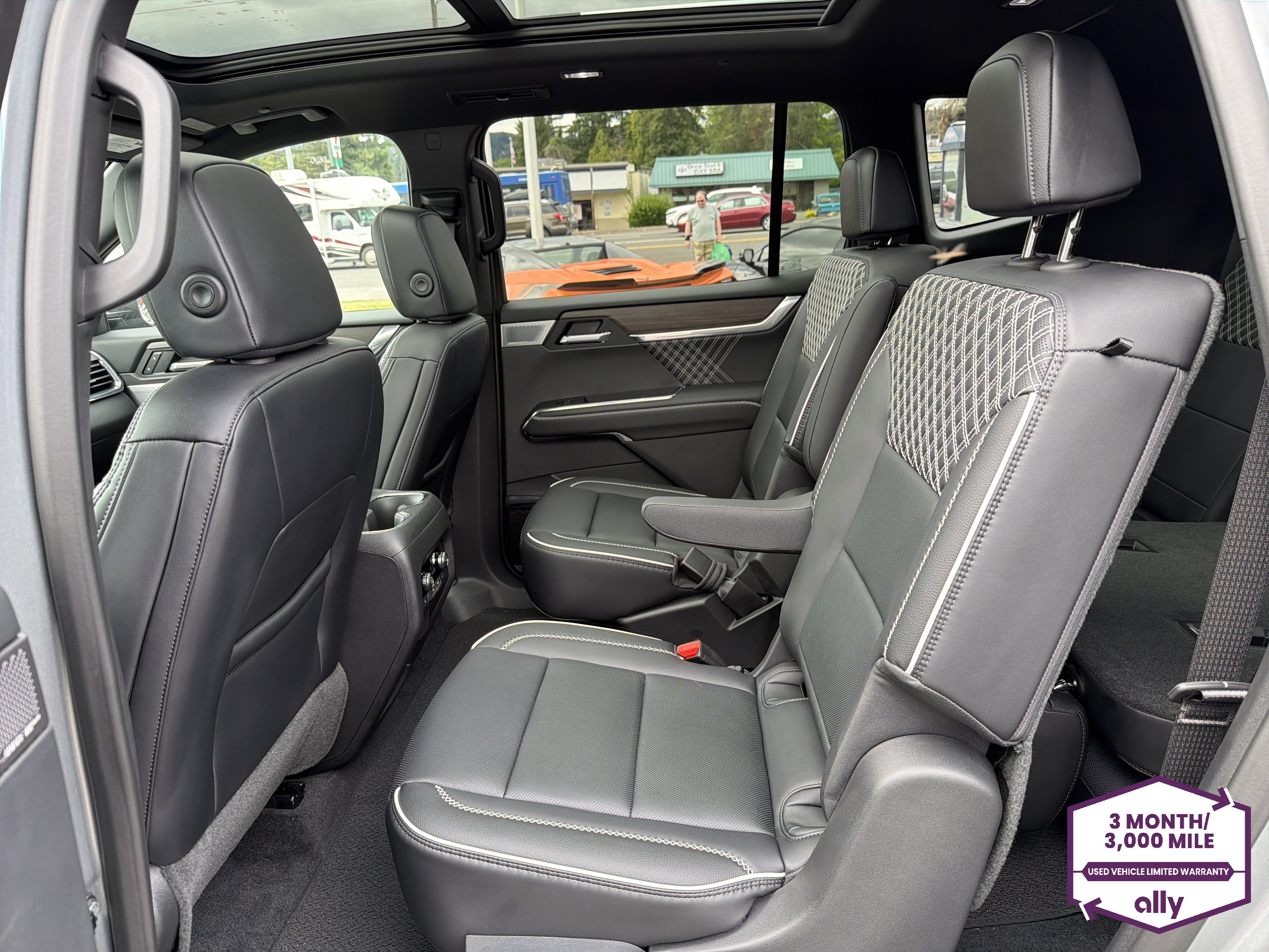 Used 2025 GMC Acadia Denali w/ Super Cruise Package AWD/4WD image 11