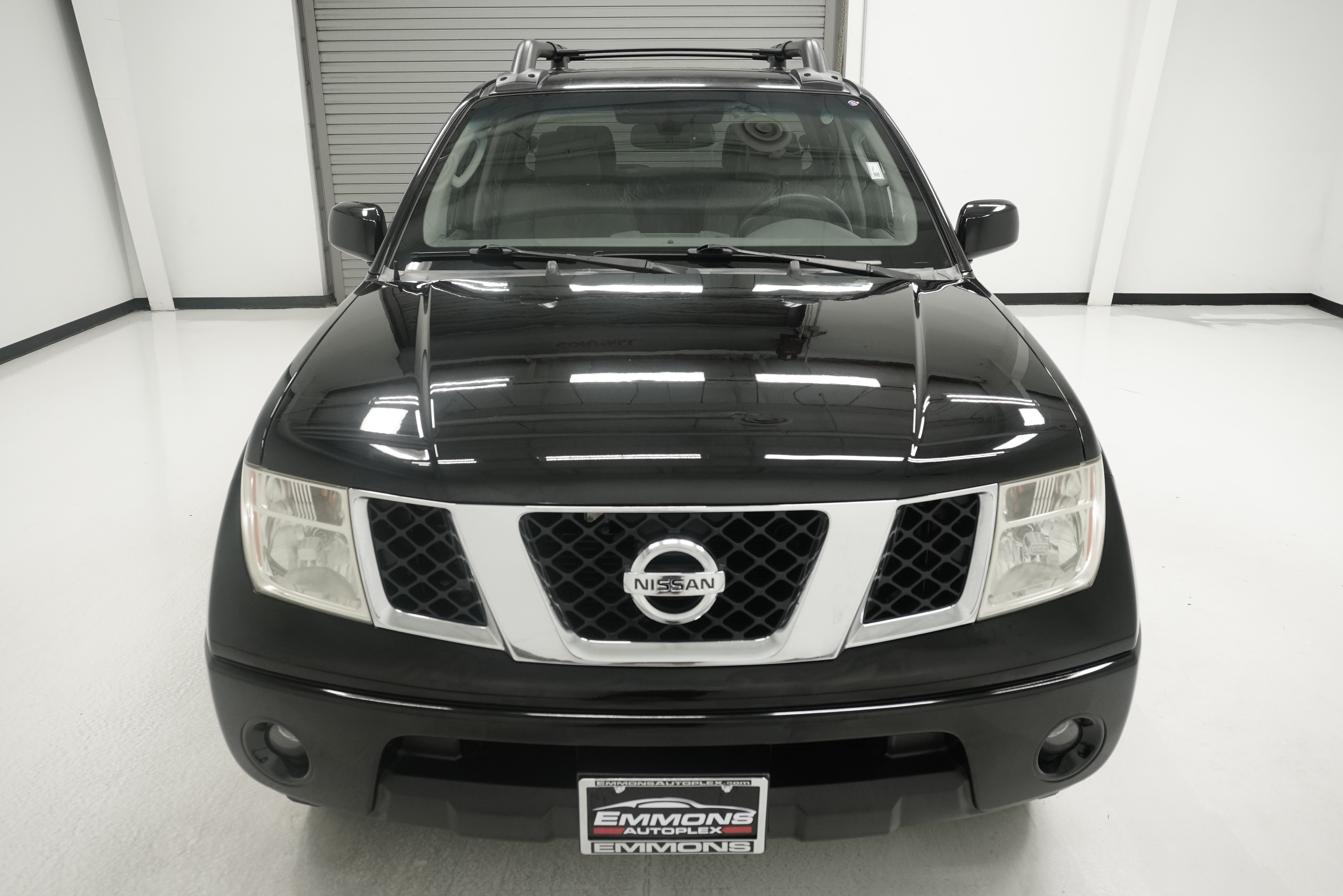 Used 2007 Nissan Frontier LE RWD image 2