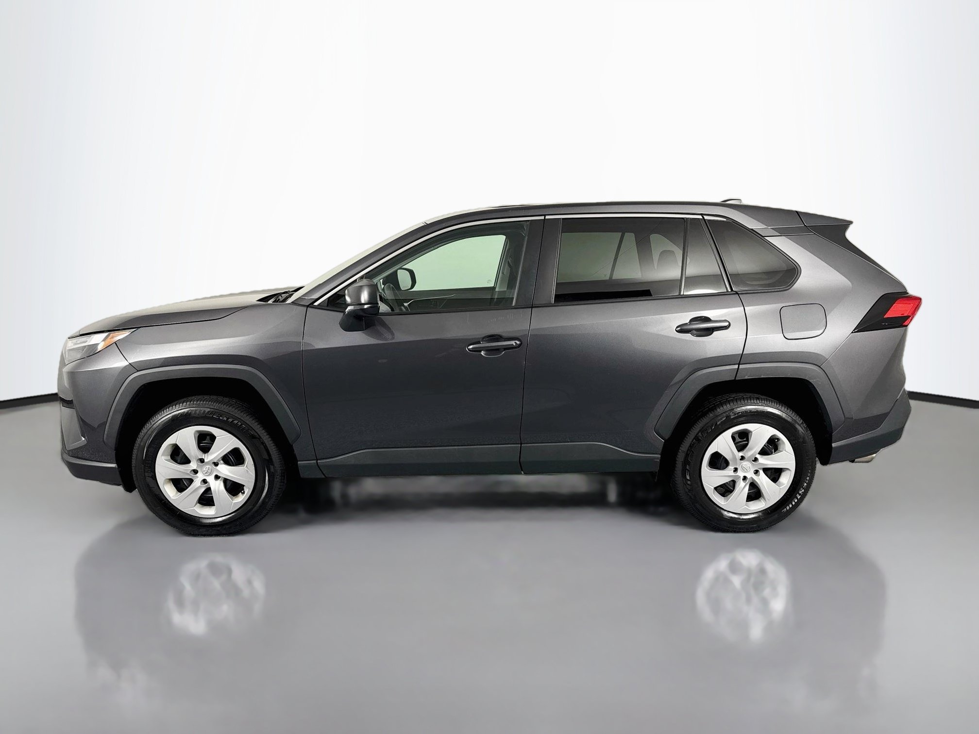Used 2023 Toyota RAV4 LE AWD/4WD image 8