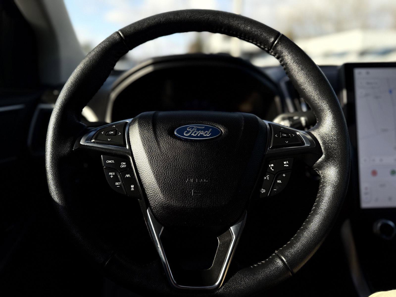 Used 2022 Ford Edge SEL w/ Convenience Package image 17