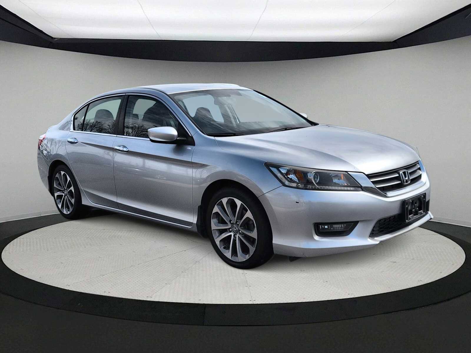 Used 2014 Honda Accord Sport image 2
