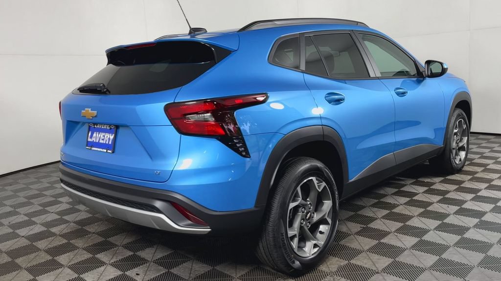 New 2026 Chevrolet Trax LT FWD image 2