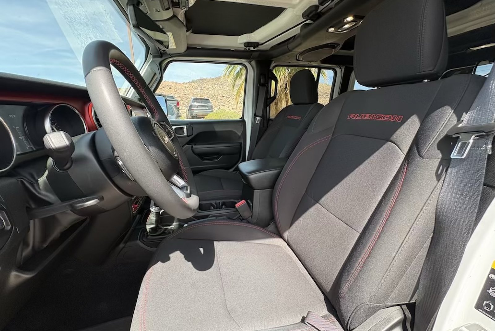 Used 2023 Jeep Wrangler Unlimited Rubicon AWD/4WD image 9