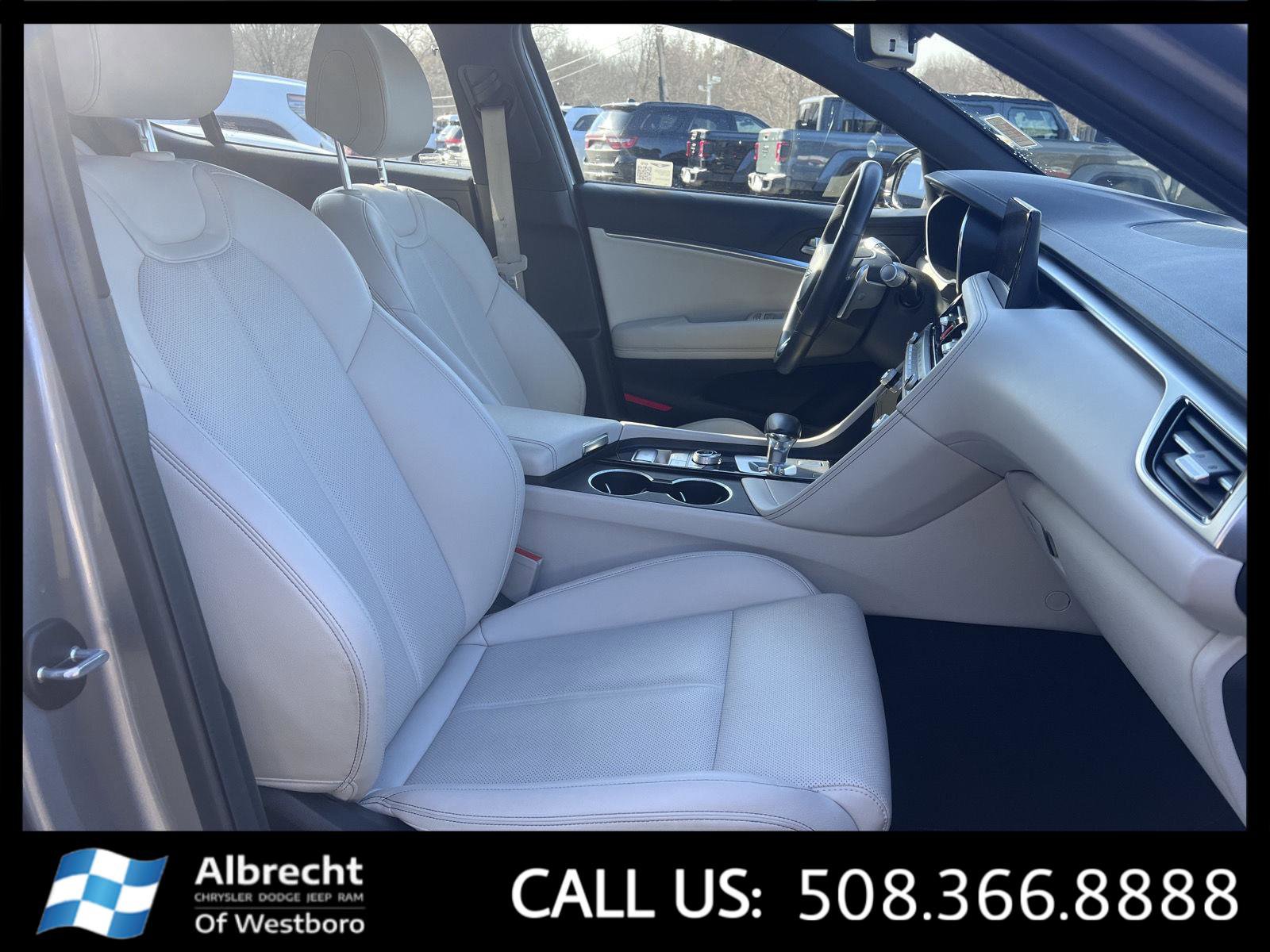 Used 2025 Genesis G70 2.5T image 20