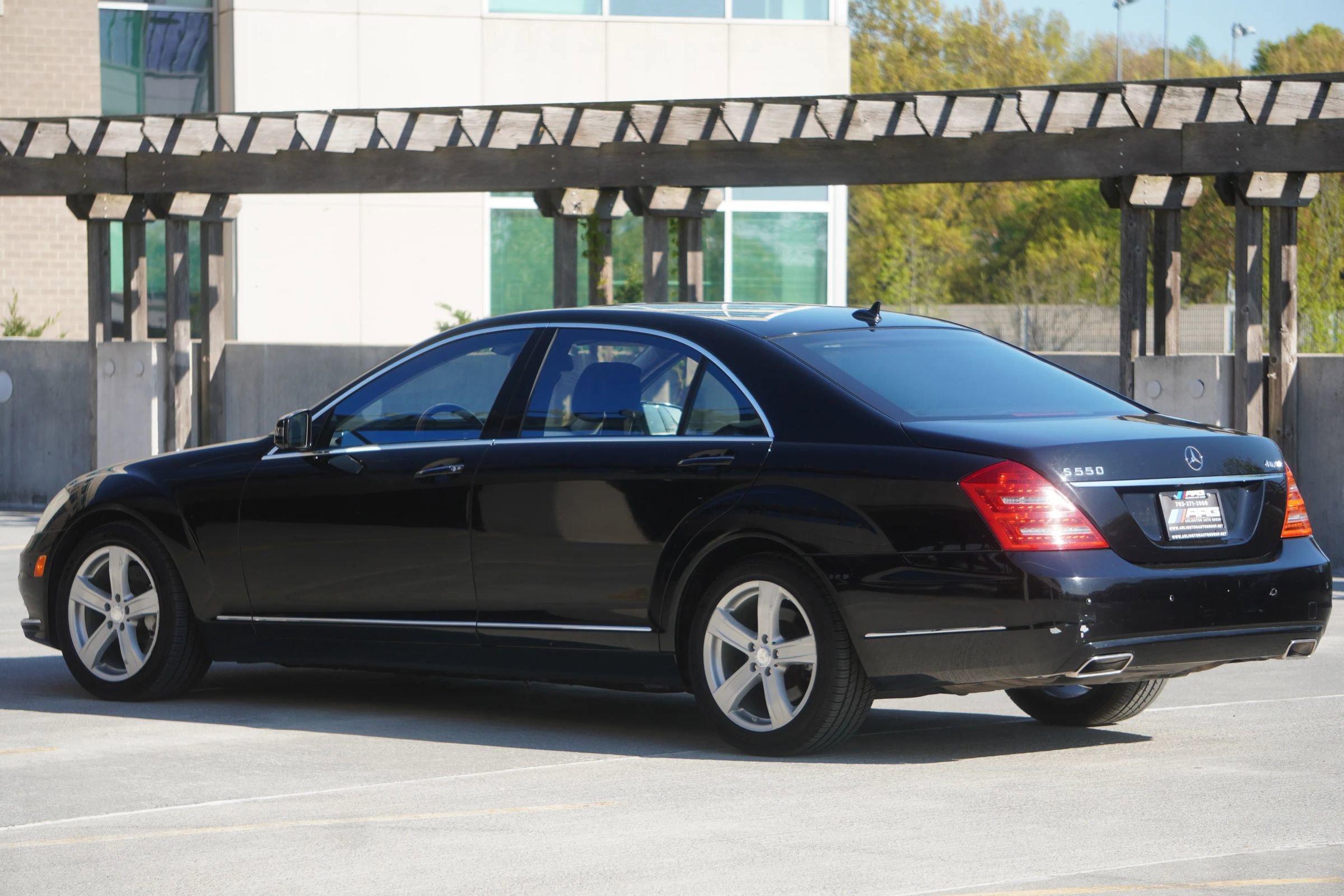 Used 2010 Mercedes-Benz S 550 4MATIC image 17