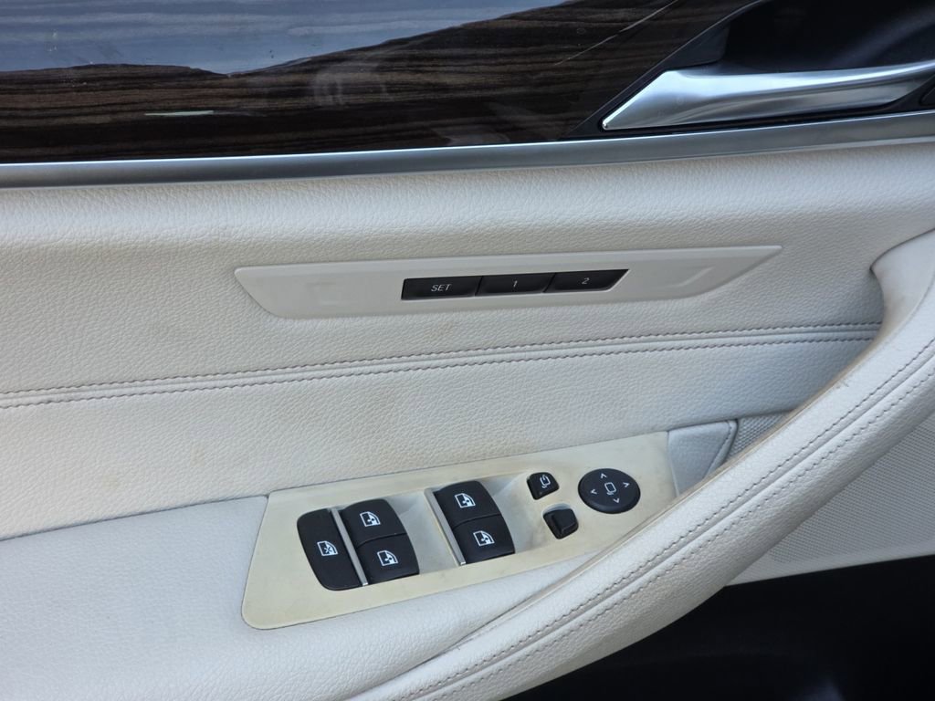 Used 2019 BMW 530i w/ Convenience Package RWD image 28