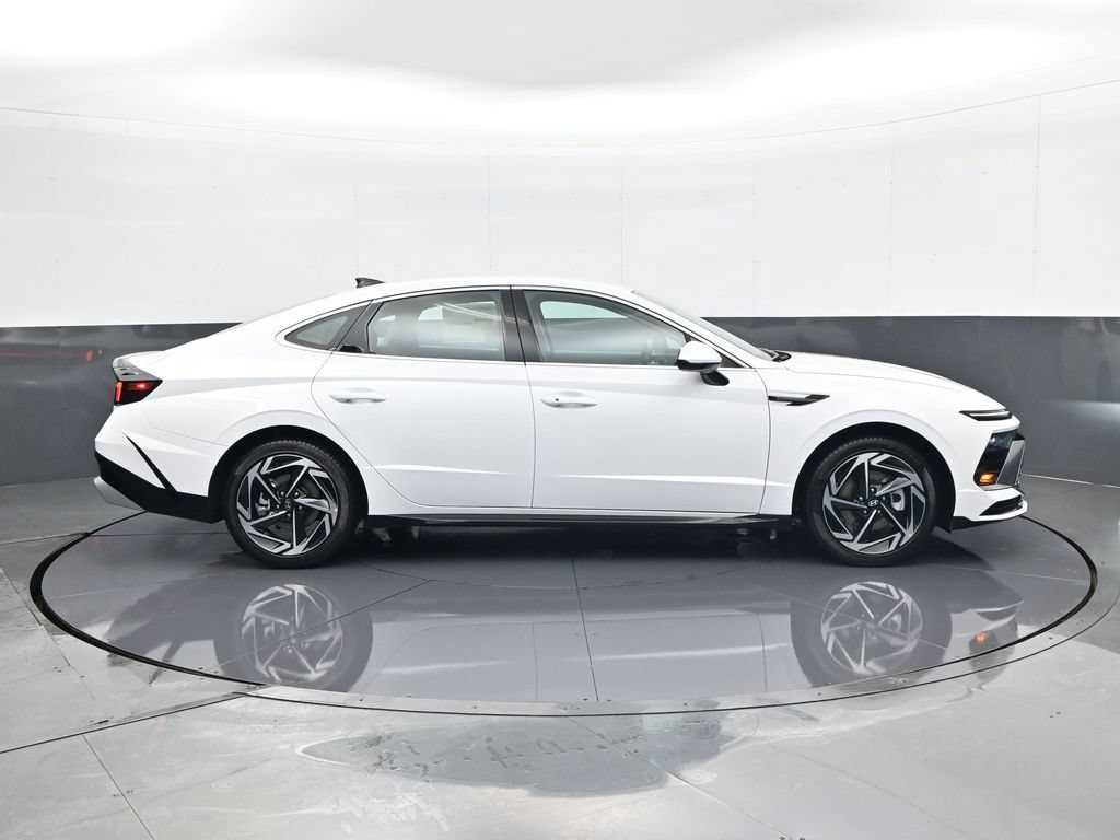 New 2026 Hyundai Sonata SEL FWD image 4