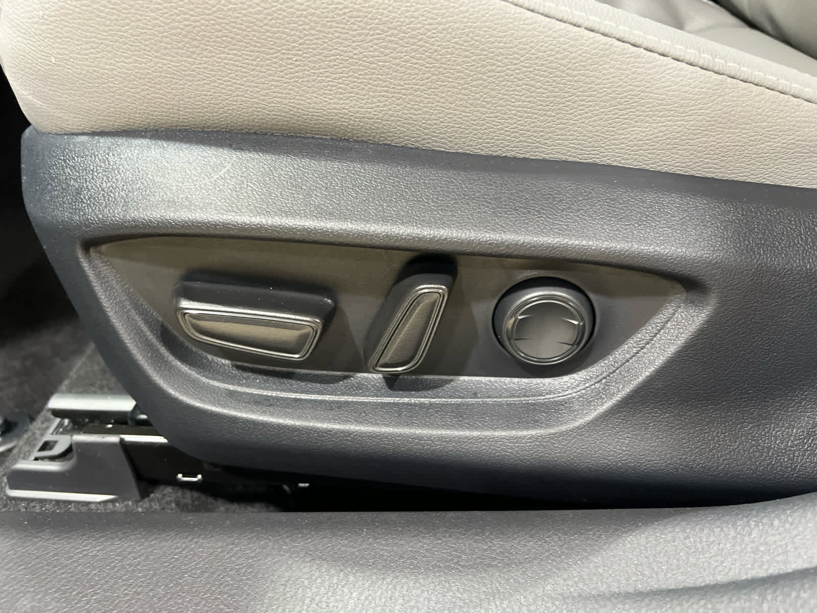 New 2026 Toyota Camry SE w/ Convenience Package image 16