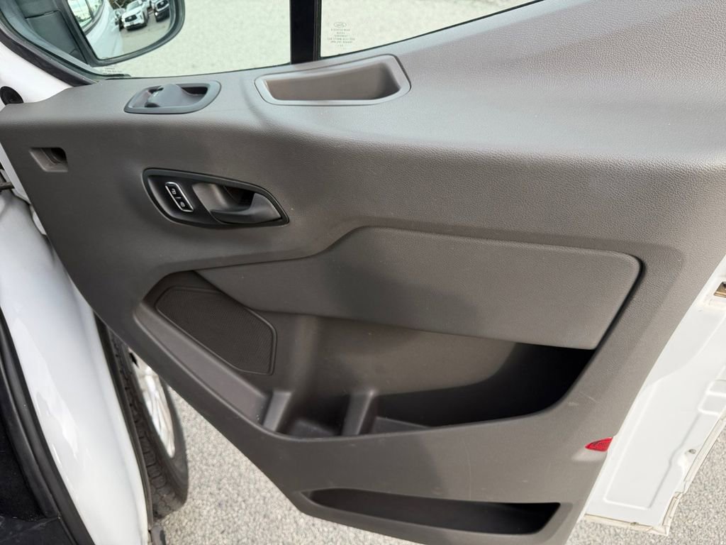 Used 2023 Ford Transit 350 XLT image 27