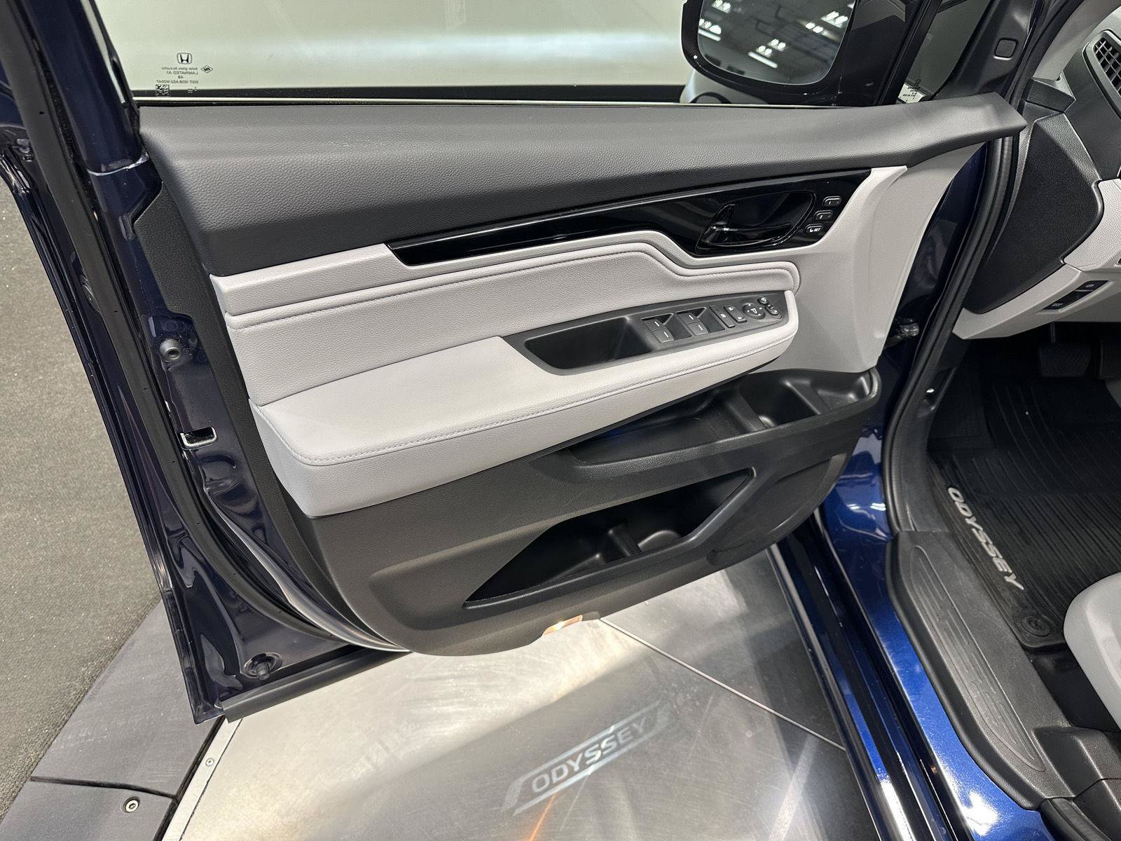 Certified 2024 Honda Odyssey Elite image 13