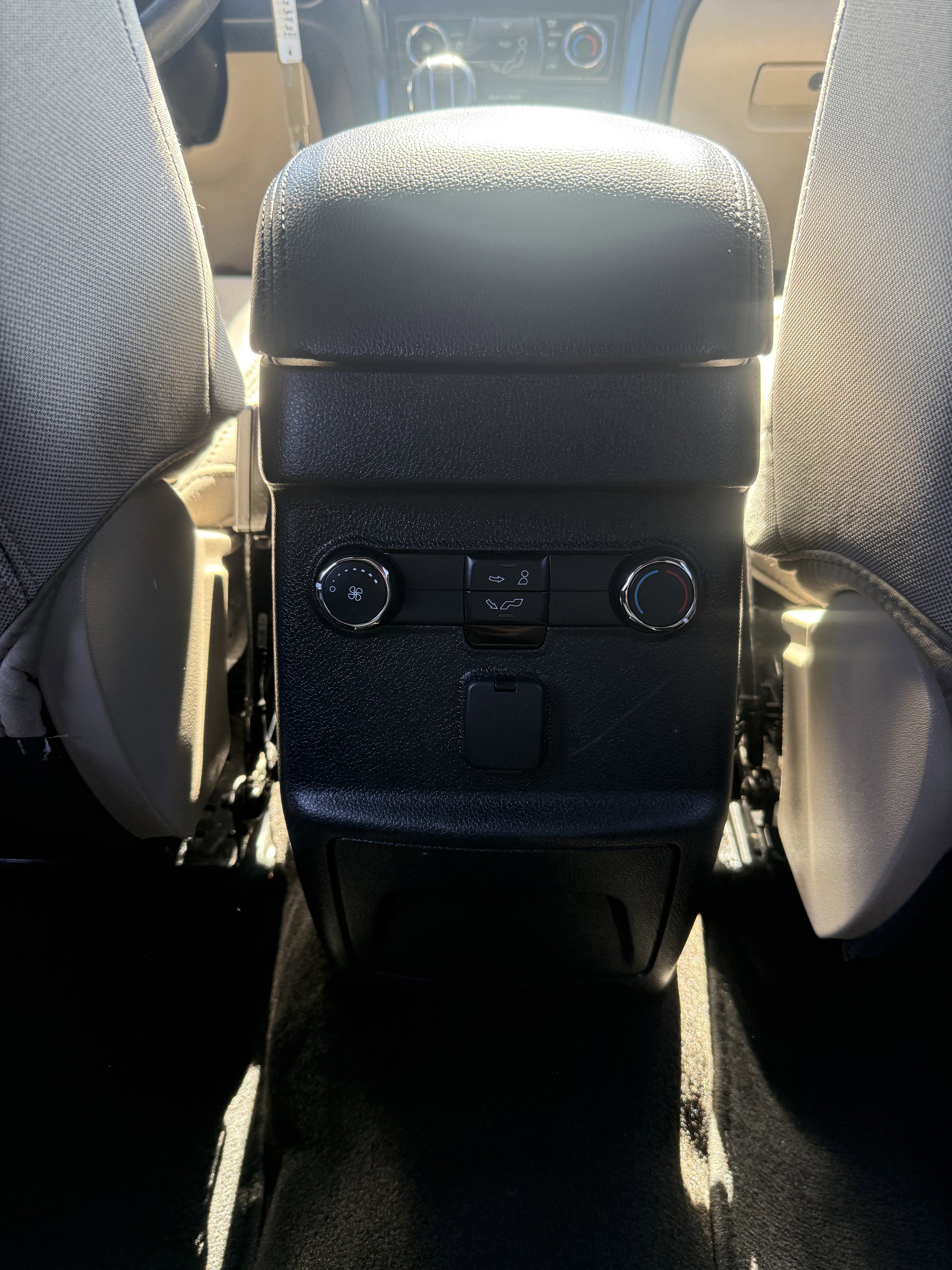 Used 2018 Ford Explorer FWD image 17