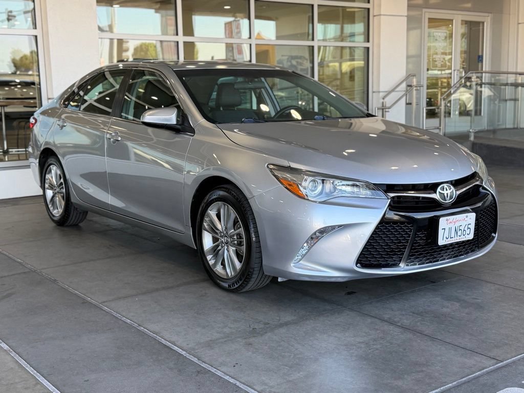 Used 2015 Toyota Camry SE FWD image 6